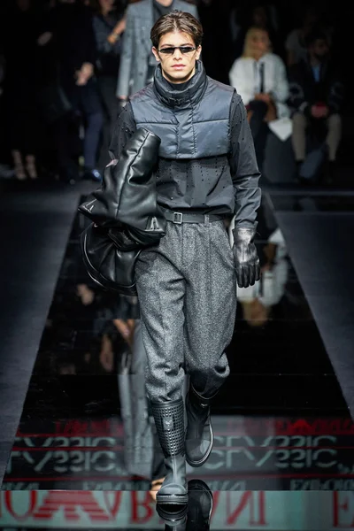 Look 44